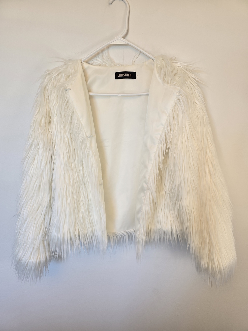 LANSHIFEI White Faux Fur Jacket - Plush Feathered Texture